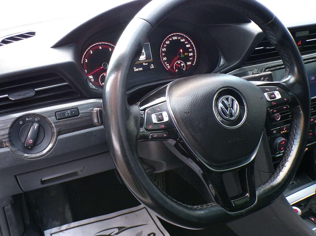 2020 Volkswagen Passat 2.0L HIGHLINE BSM RTA ACC CAMERA APPLE CARPLAY SUNROOF Photo