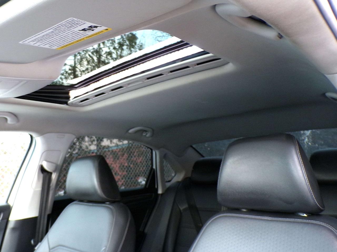 2020 Volkswagen Passat 2.0L HIGHLINE BSM RTA ACC CAMERA APPLE CARPLAY SUNROOF Photo