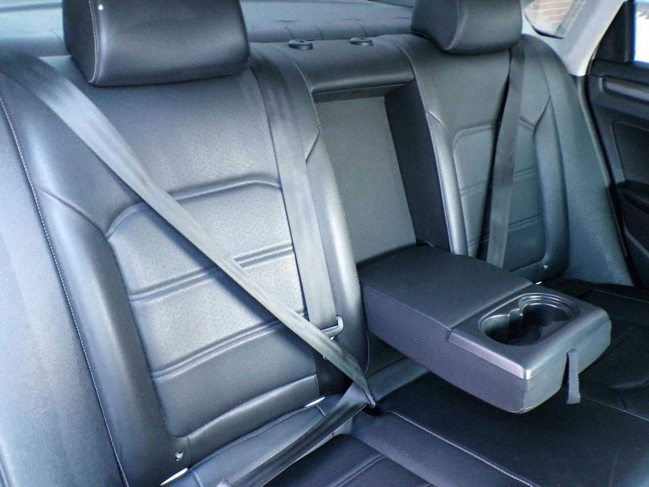 2020 Volkswagen Passat 2.0L HIGHLINE BSM RTA ACC CAMERA APPLE CARPLAY SUNROOF Photo