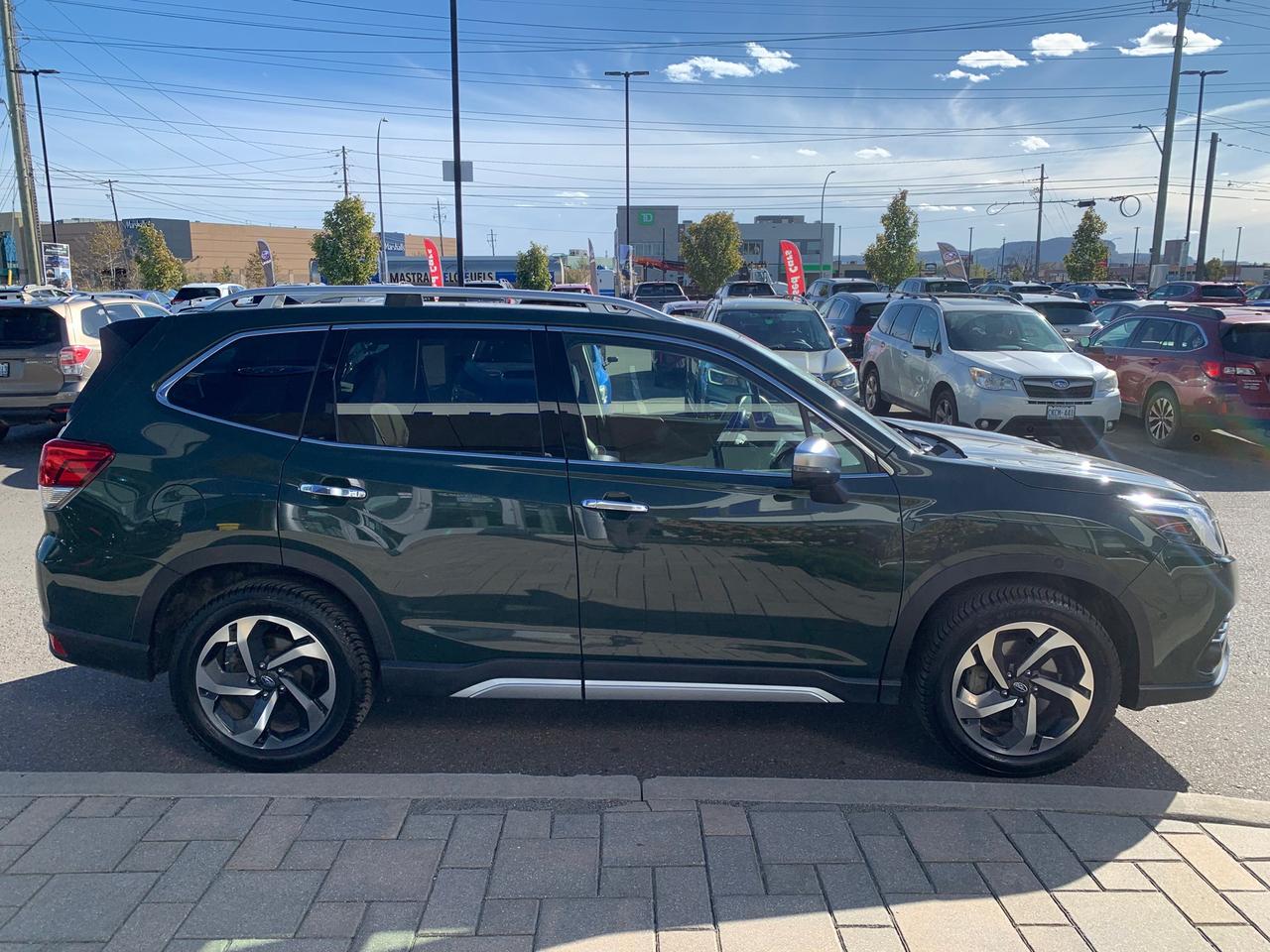 2024 Subaru Forester Premier 4dr All-Wheel Drive Photo3
