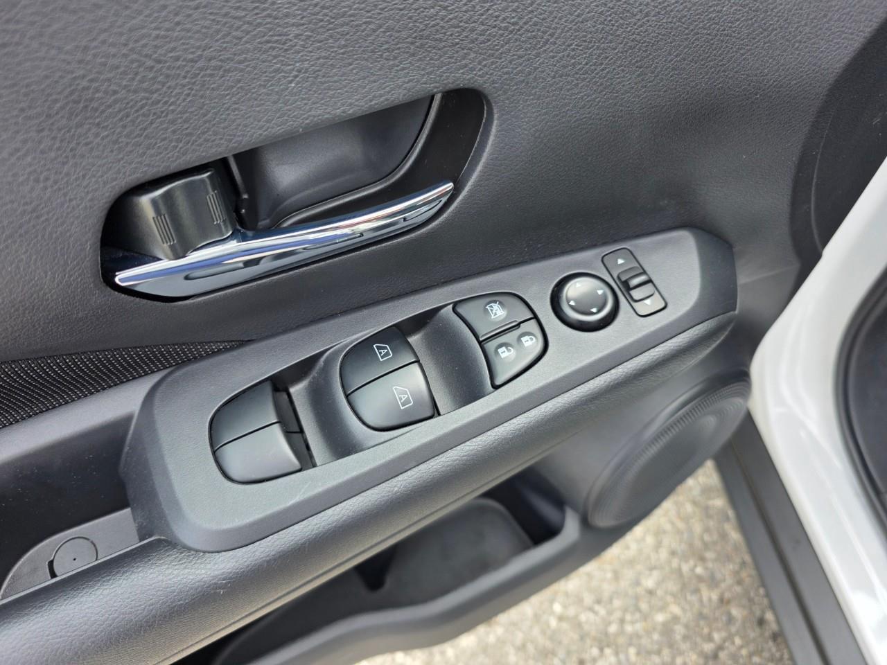 2024 Nissan Kicks SV 4dr Front-Wheel Drive Photo