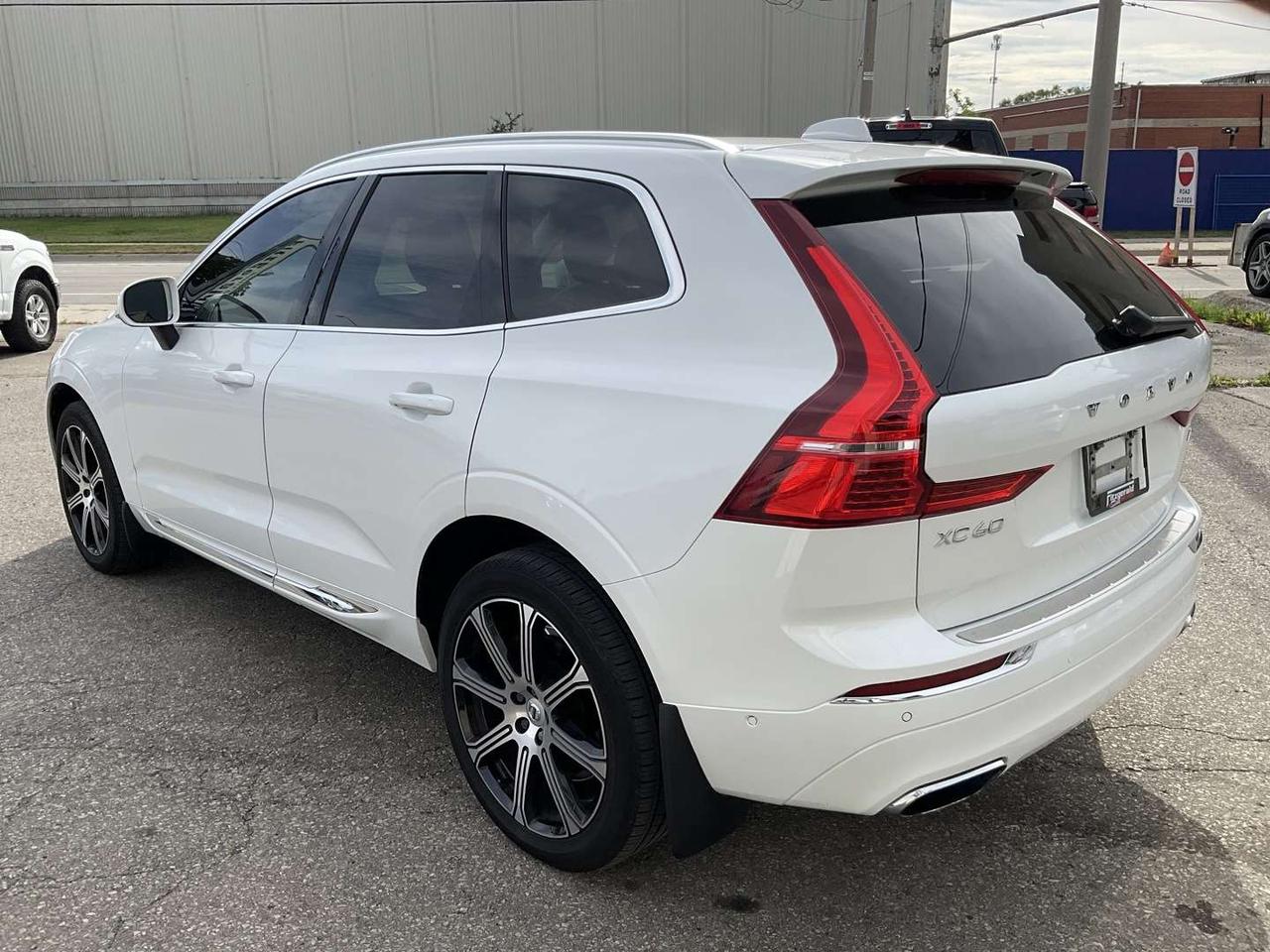 2021 Volvo XC60 T6 Inscription AWD - LEATHER! NAV! 360 CAM! HUD! H/K AUDIO! Photo4