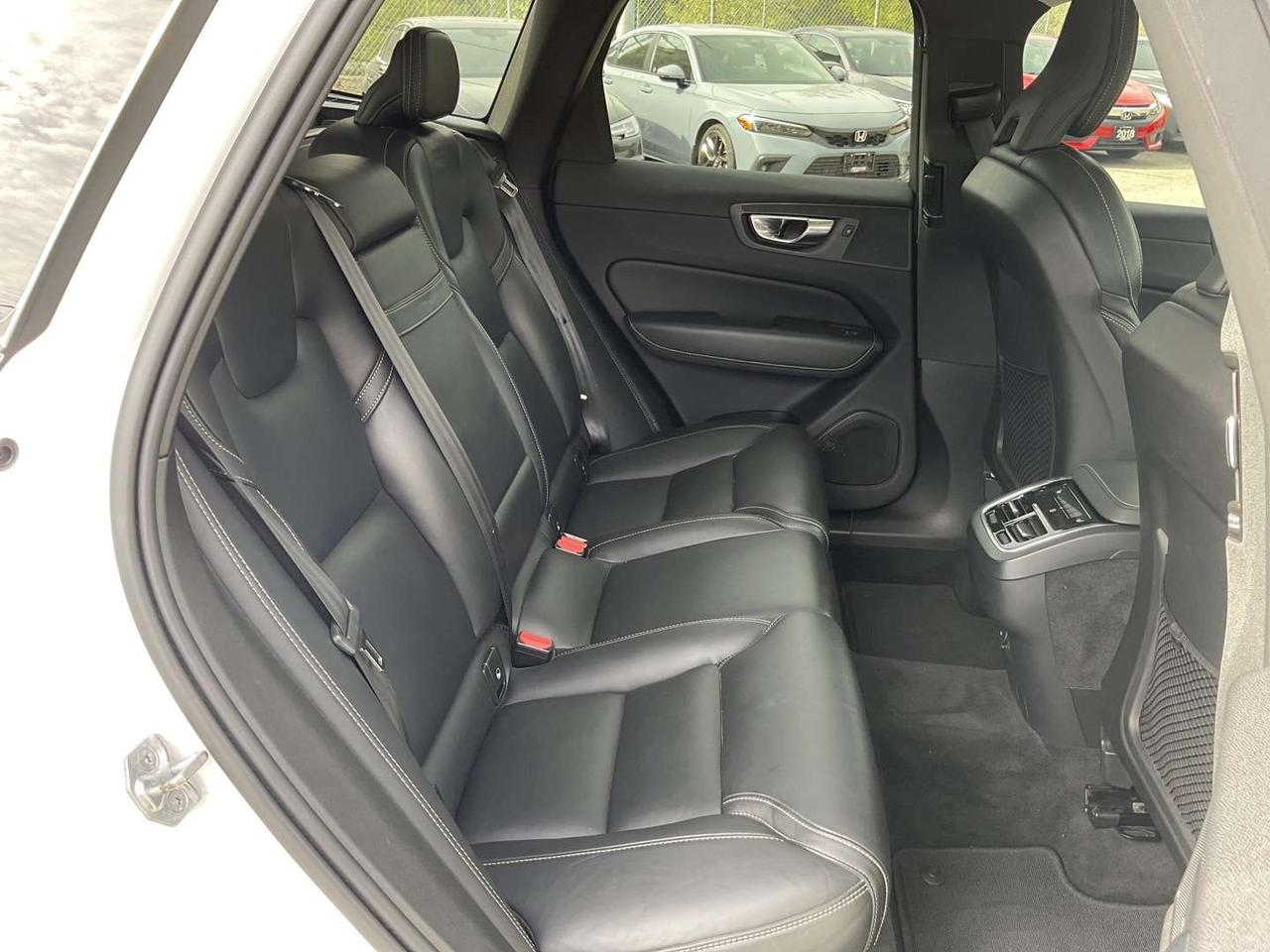 2021 Volvo XC60 T6 Inscription AWD - LEATHER! NAV! 360 CAM! HUD! H/K AUDIO! Photo