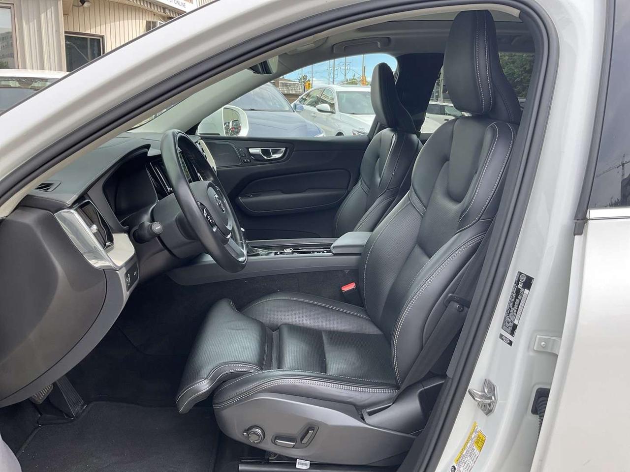 2021 Volvo XC60 T6 Inscription AWD - LEATHER! NAV! 360 CAM! HUD! H/K AUDIO! Photo