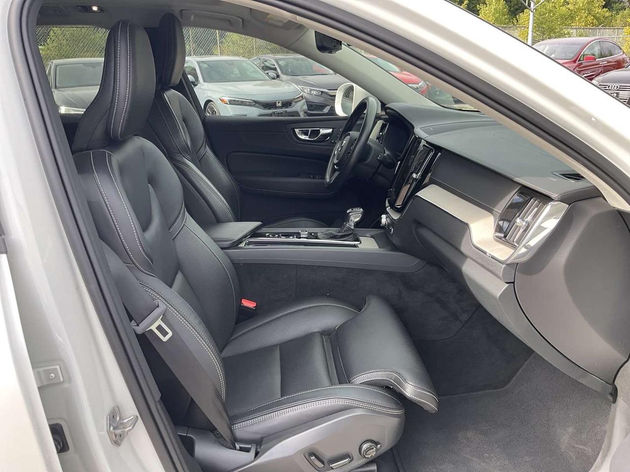 2021 Volvo XC60 T6 Inscription AWD - LEATHER! NAV! 360 CAM! HUD! H/K AUDIO! Photo