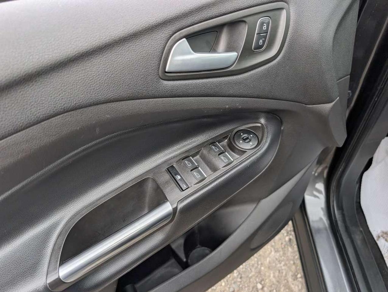 2019 Ford Escape SE 4WD   CAMERA   HTD SEATS   BLUETOOTH Photo