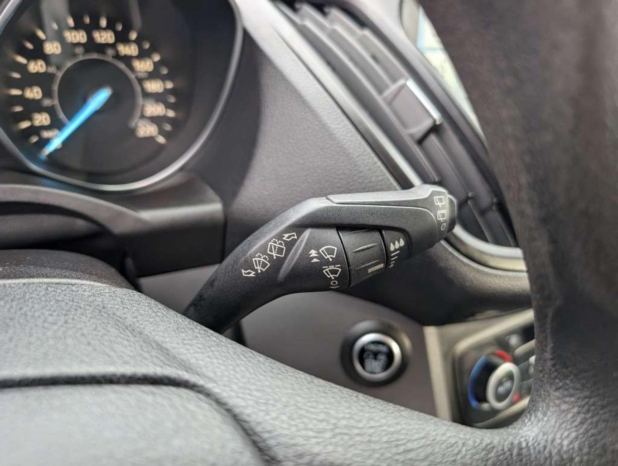 2019 Ford Escape SE 4WD   CAMERA   HTD SEATS   BLUETOOTH Photo