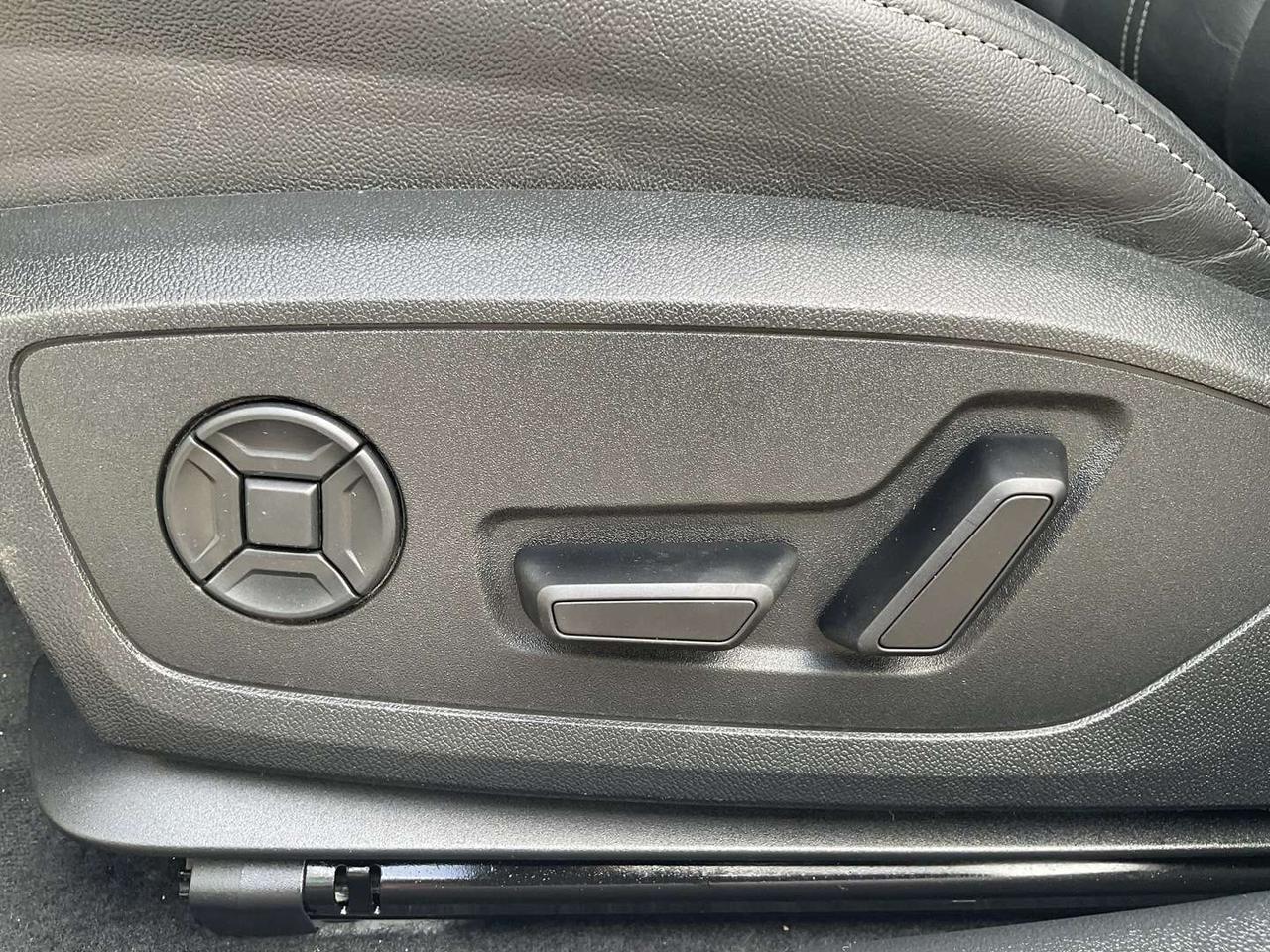 2024 Audi S3 Progressiv Quattro - S LINE! LTHR! SUNROOF! BACK-UP CAM! BSM! CAR PLAY! Photo
