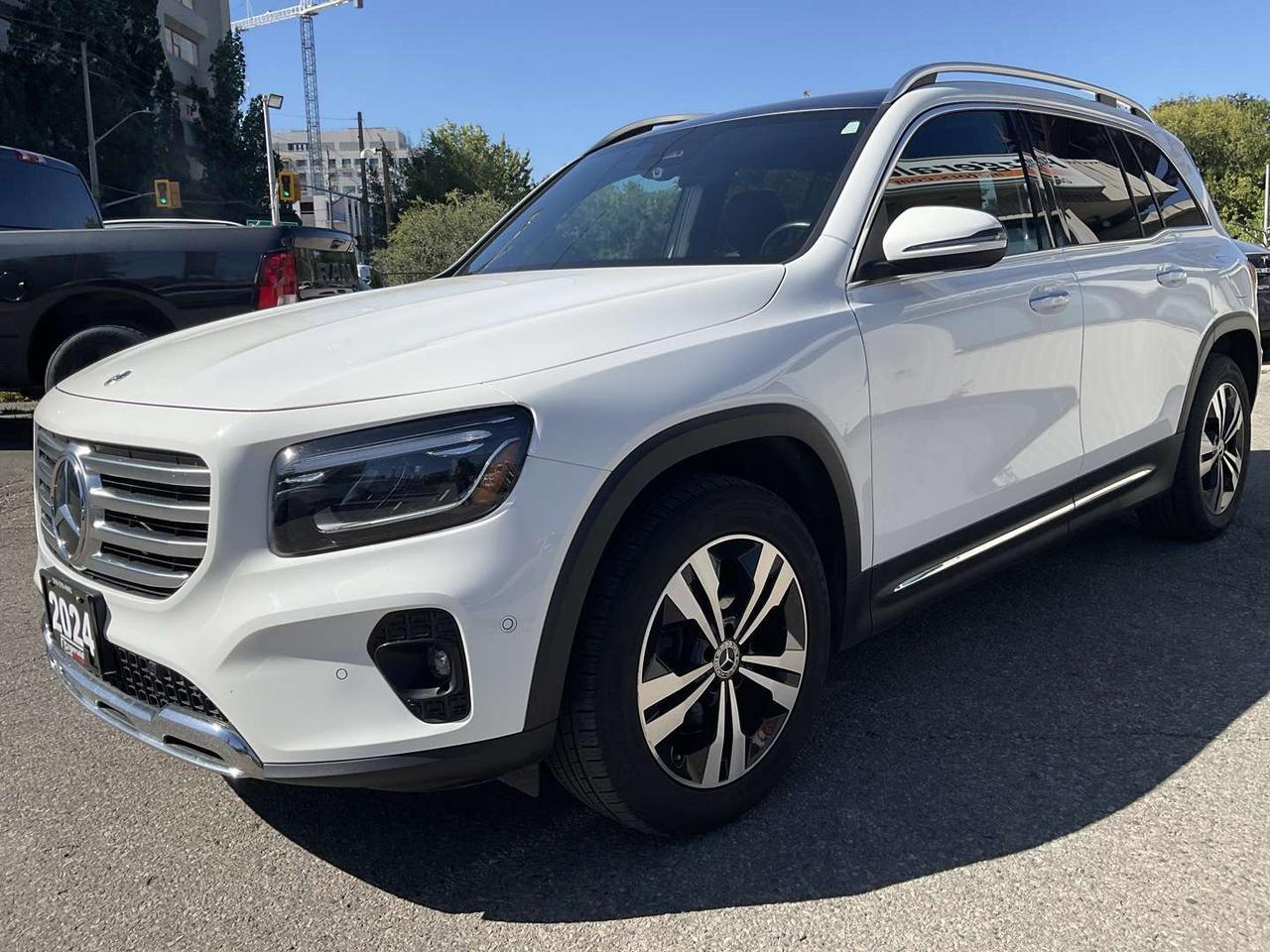 2024 Mercedes-Benz GLB GLB 250 4MATIC - EXCLUSIVE TRIM! NAV! LTHR! BSM! PANO/DUAL ROOF! Photo