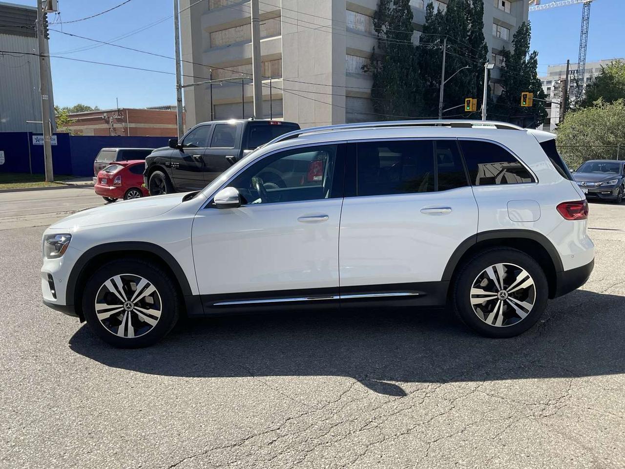 2024 Mercedes-Benz GLB GLB 250 4MATIC - EXCLUSIVE TRIM! NAV! LTHR! BSM! PANO/DUAL ROOF! Photo