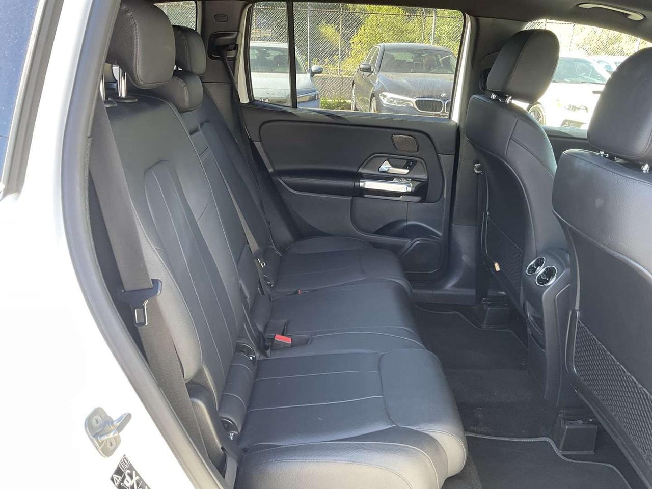 2024 Mercedes-Benz GLB GLB 250 4MATIC - EXCLUSIVE TRIM! NAV! LTHR! BSM! PANO/DUAL ROOF! Photo