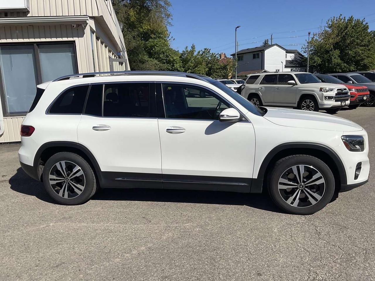 2024 Mercedes-Benz GLB GLB 250 4MATIC - EXCLUSIVE TRIM! NAV! LTHR! BSM! PANO/DUAL ROOF! Photo