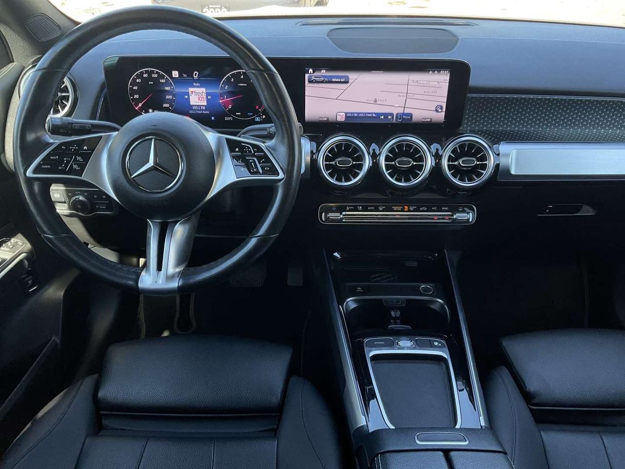 2024 Mercedes-Benz GLB GLB 250 4MATIC - EXCLUSIVE TRIM! NAV! LTHR! BSM! PANO/DUAL ROOF! Photo