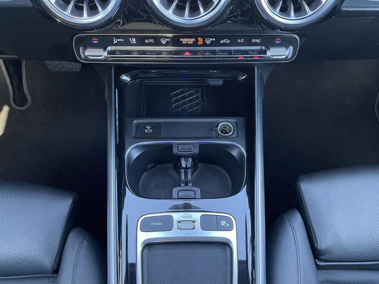 2024 Mercedes-Benz GLB GLB 250 4MATIC - EXCLUSIVE TRIM! NAV! LTHR! BSM! PANO/DUAL ROOF! Photo