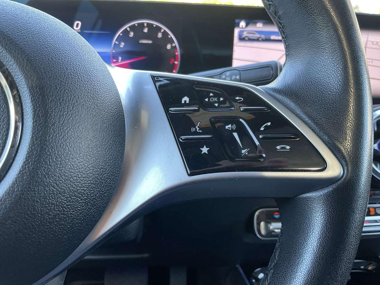 2024 Mercedes-Benz GLB GLB 250 4MATIC - EXCLUSIVE TRIM! NAV! LTHR! BSM! PANO/DUAL ROOF! Photo