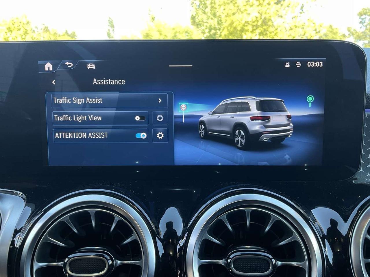 2024 Mercedes-Benz GLB GLB 250 4MATIC - EXCLUSIVE TRIM! NAV! LTHR! BSM! PANO/DUAL ROOF! Photo