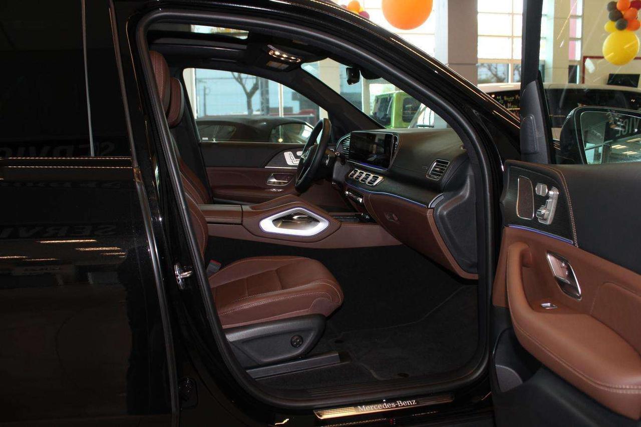 2025 Mercedes-Benz GLE Sport  Gps SiriusXM Moonroof SideSteps ReverseCame Photo