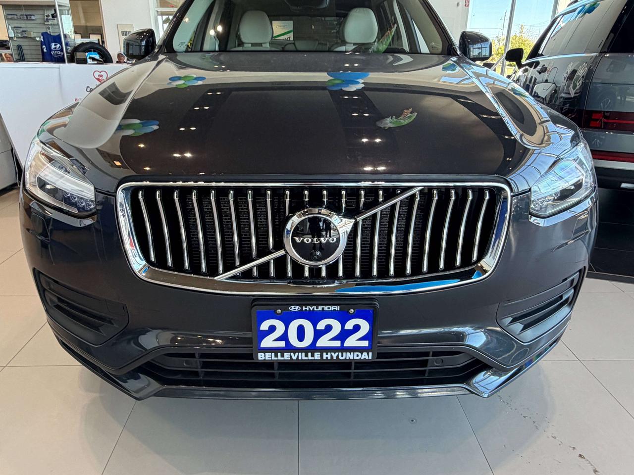 2022 Volvo XC90 XC90 MOMENTUM Photo2