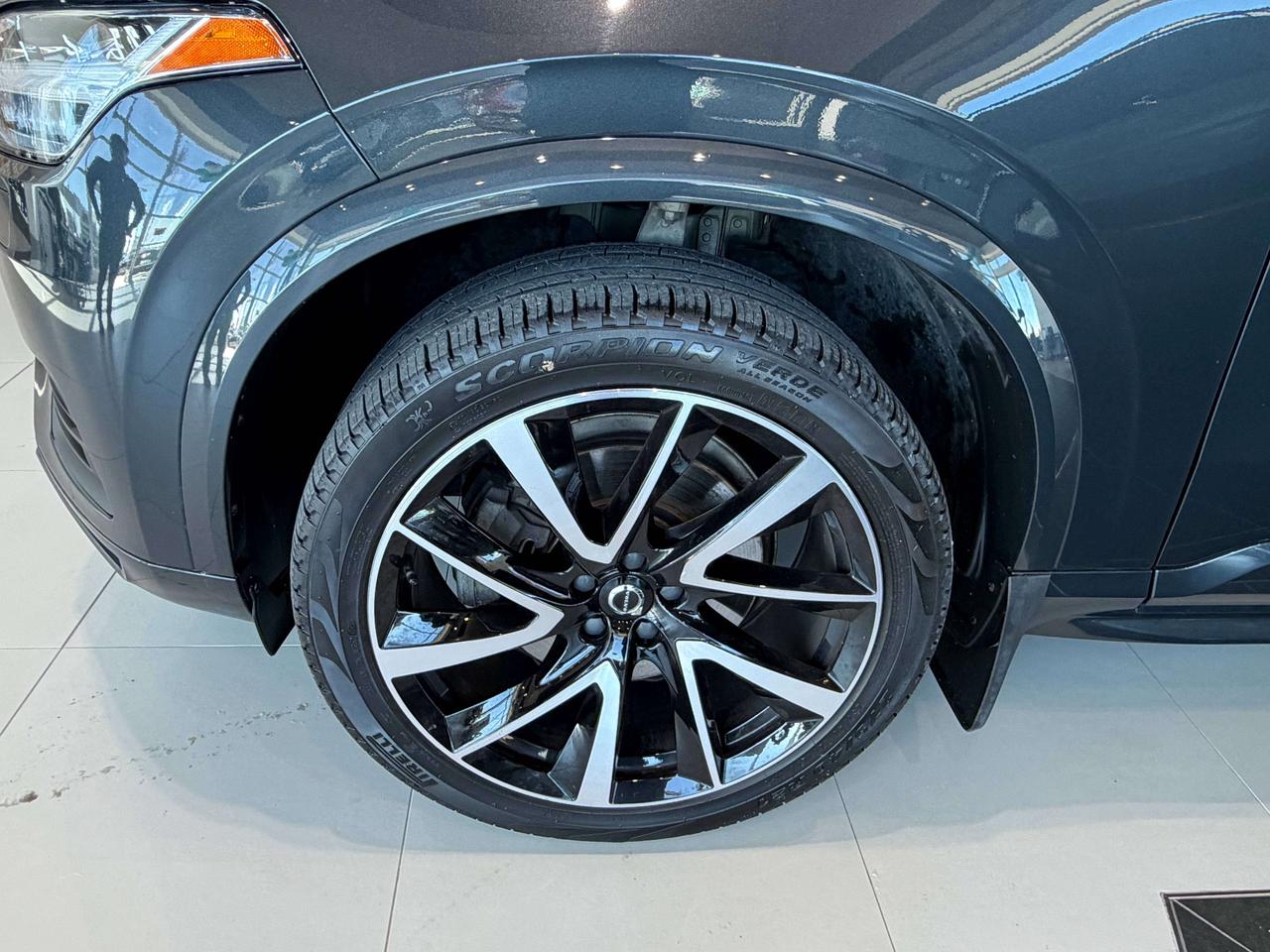 2022 Volvo XC90 XC90 MOMENTUM Photo