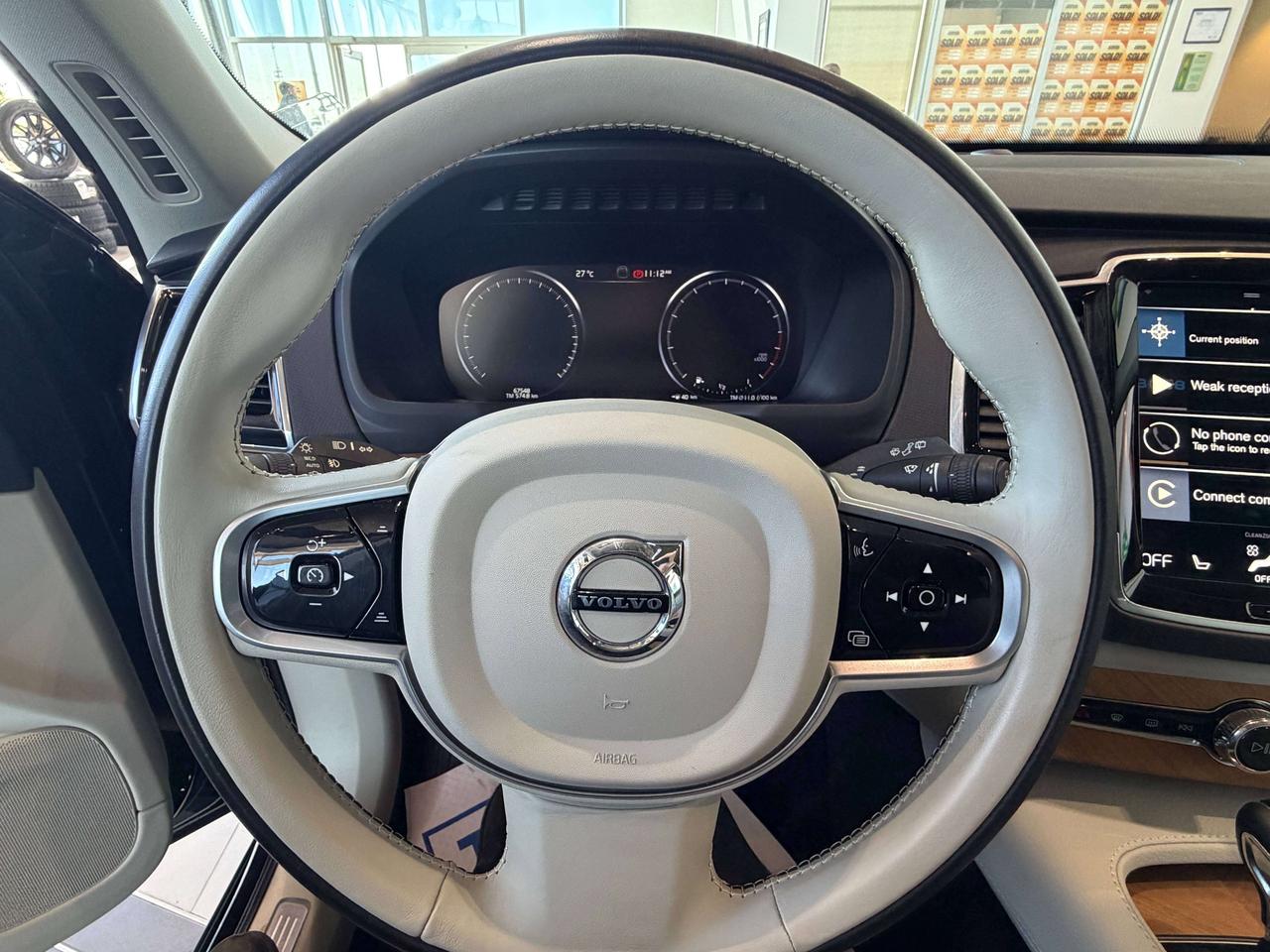 2022 Volvo XC90 XC90 MOMENTUM Photo