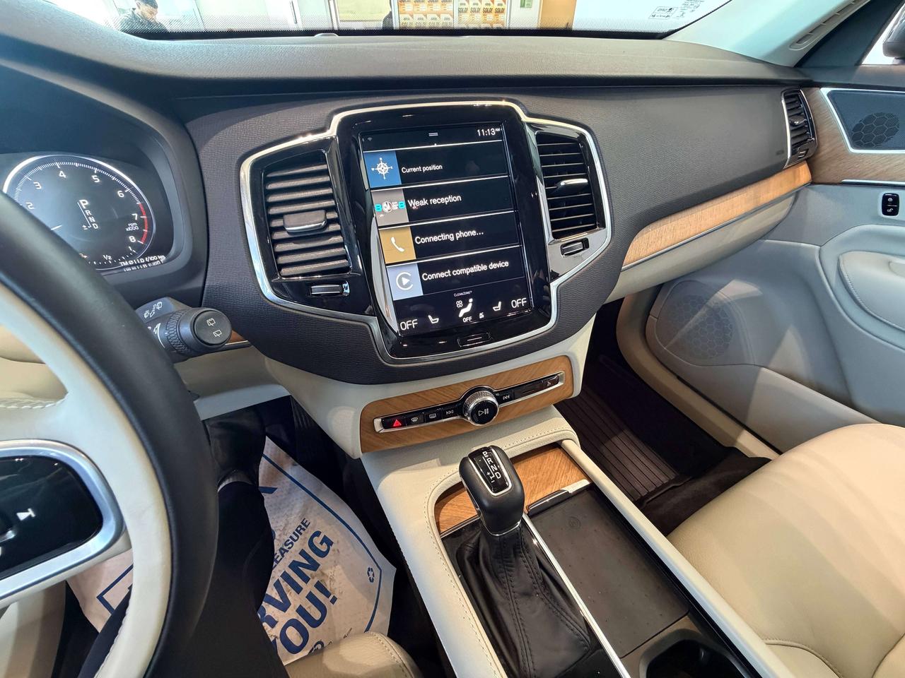 2022 Volvo XC90 XC90 MOMENTUM Photo