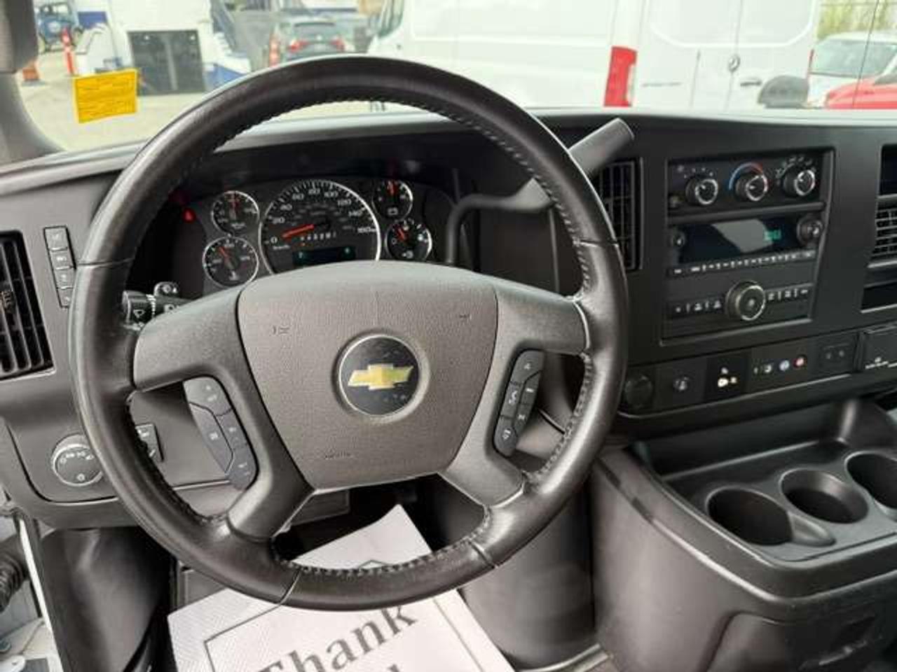 2023 Chevrolet Express Passenger 12 Passenger Certified BackUpCamera Warranty LowKM Photo