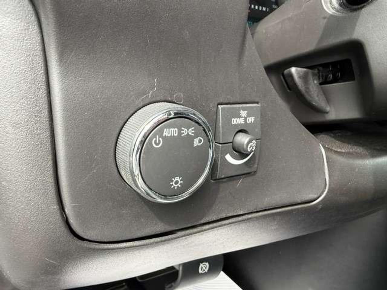 2023 Chevrolet Express Passenger 12 Passenger Certified BackUpCamera Warranty LowKM Photo