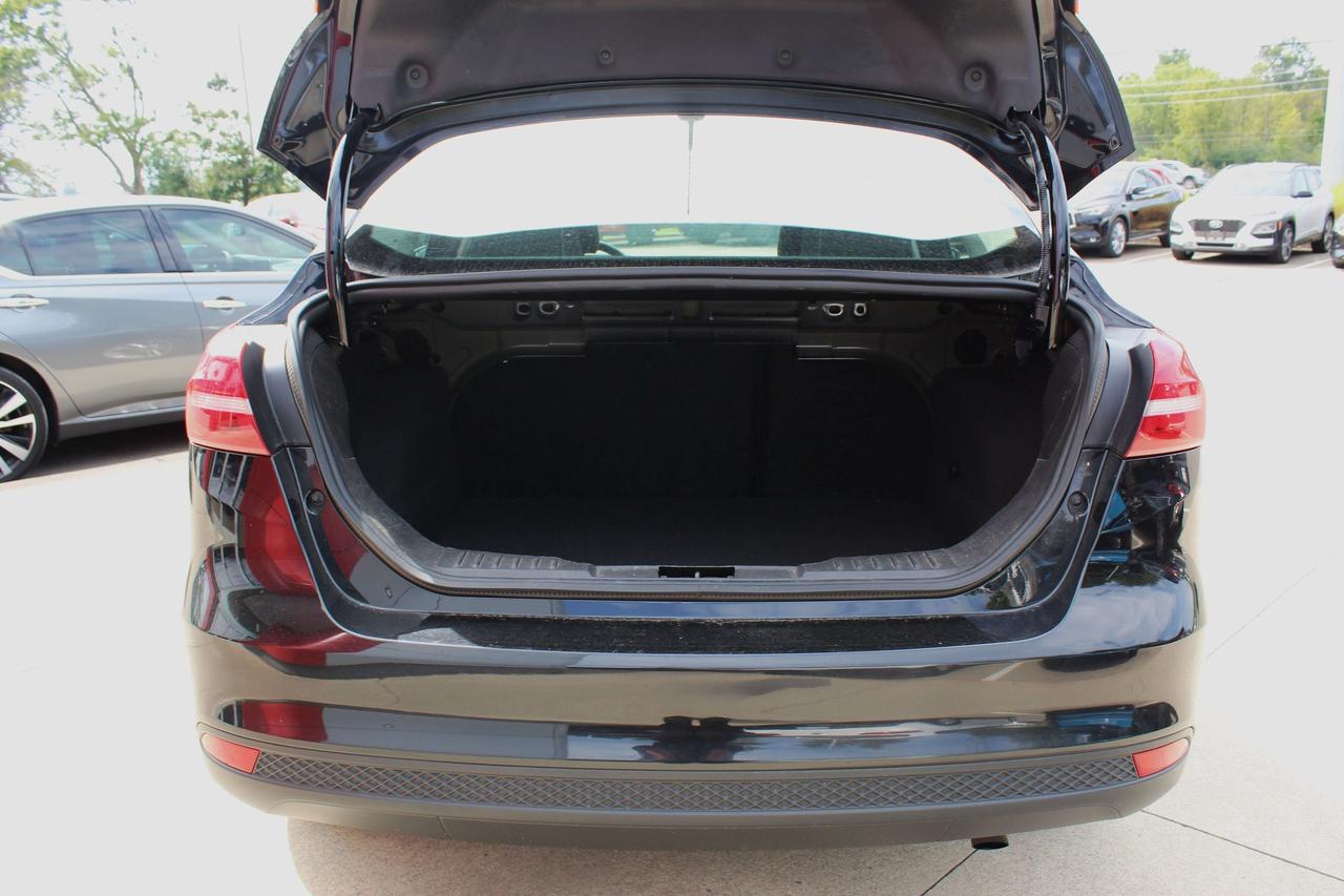 2018 Ford Focus SE Photo