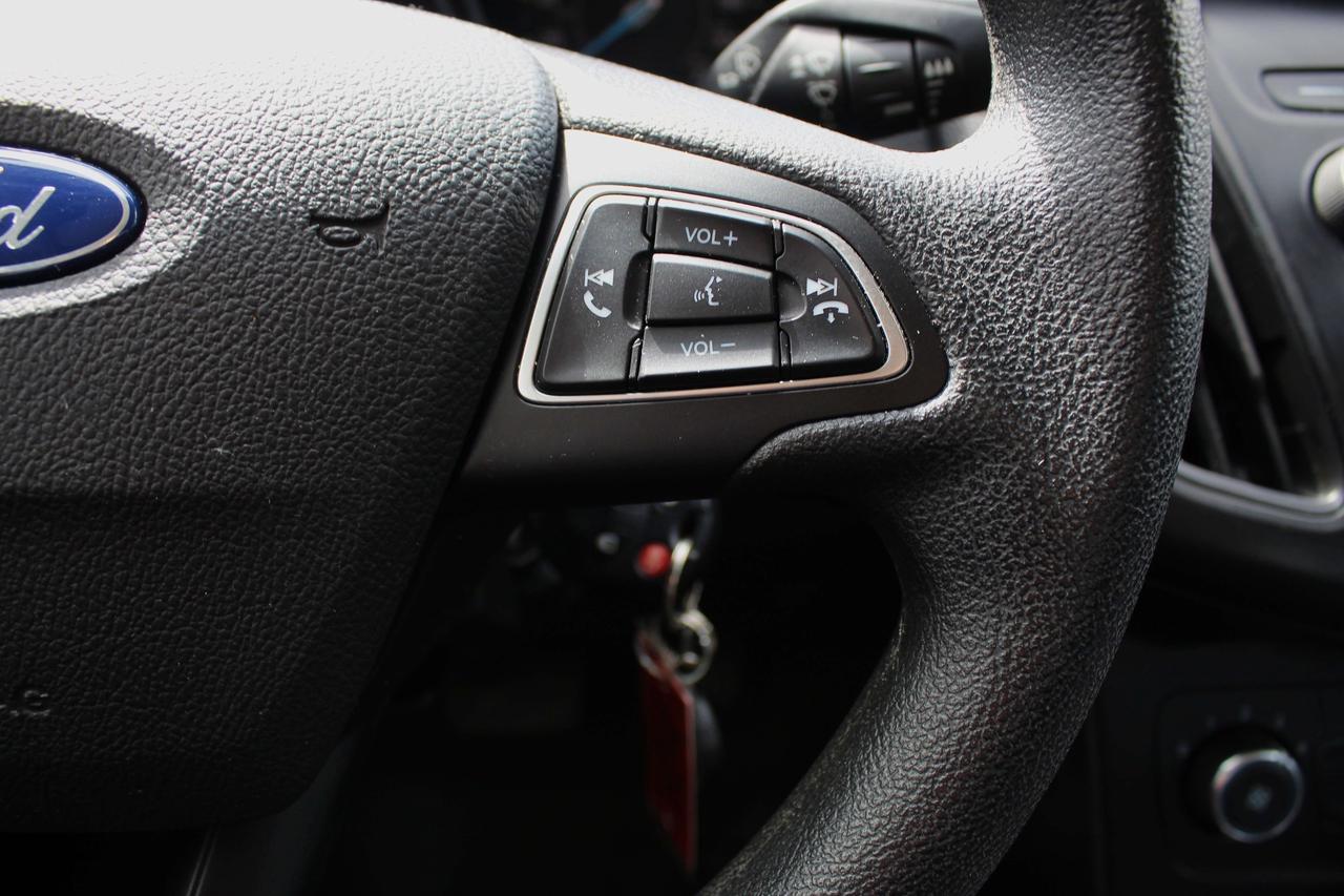 2018 Ford Focus SE Photo