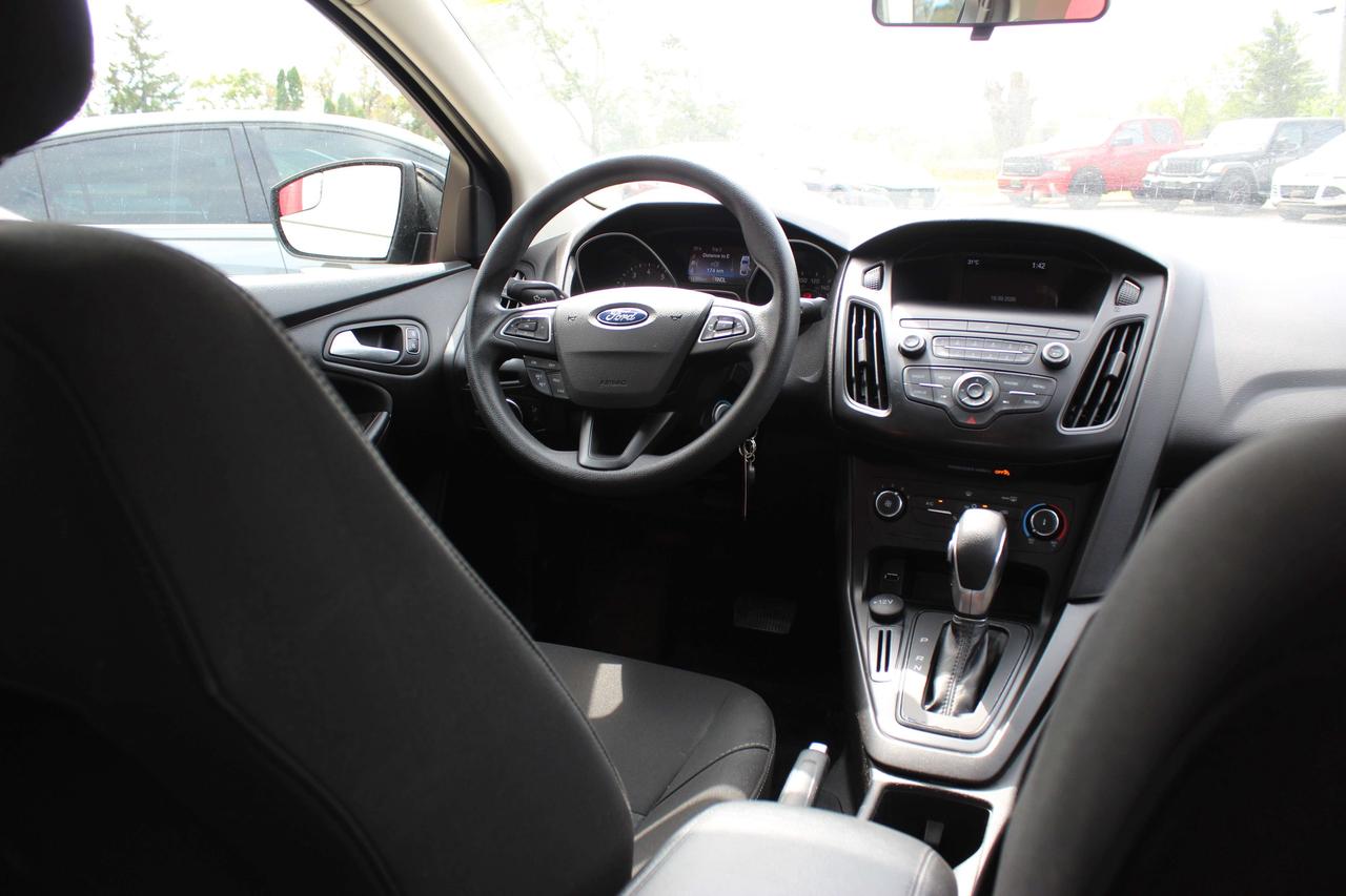 2018 Ford Focus SE Photo
