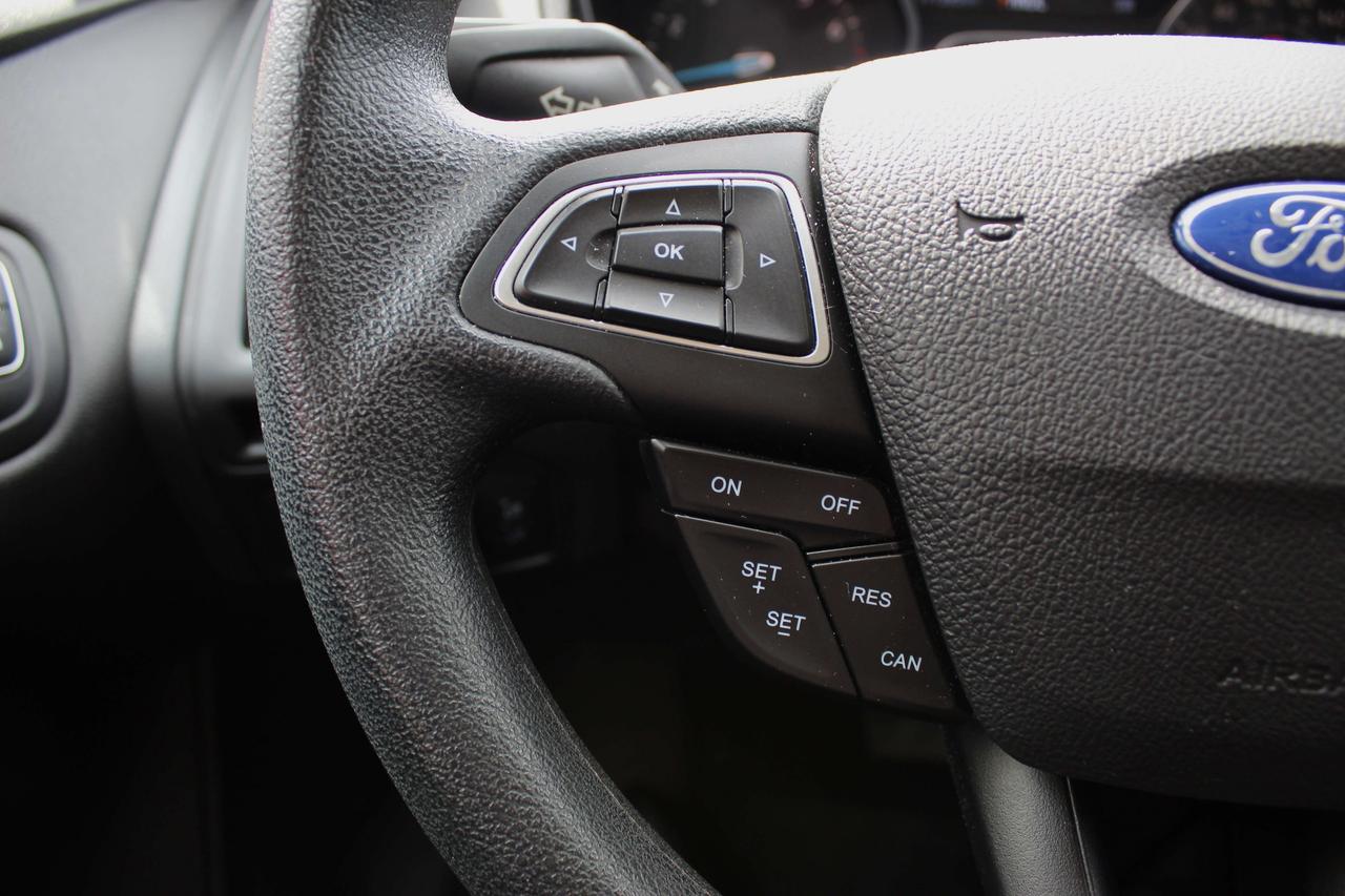 2018 Ford Focus SE Photo