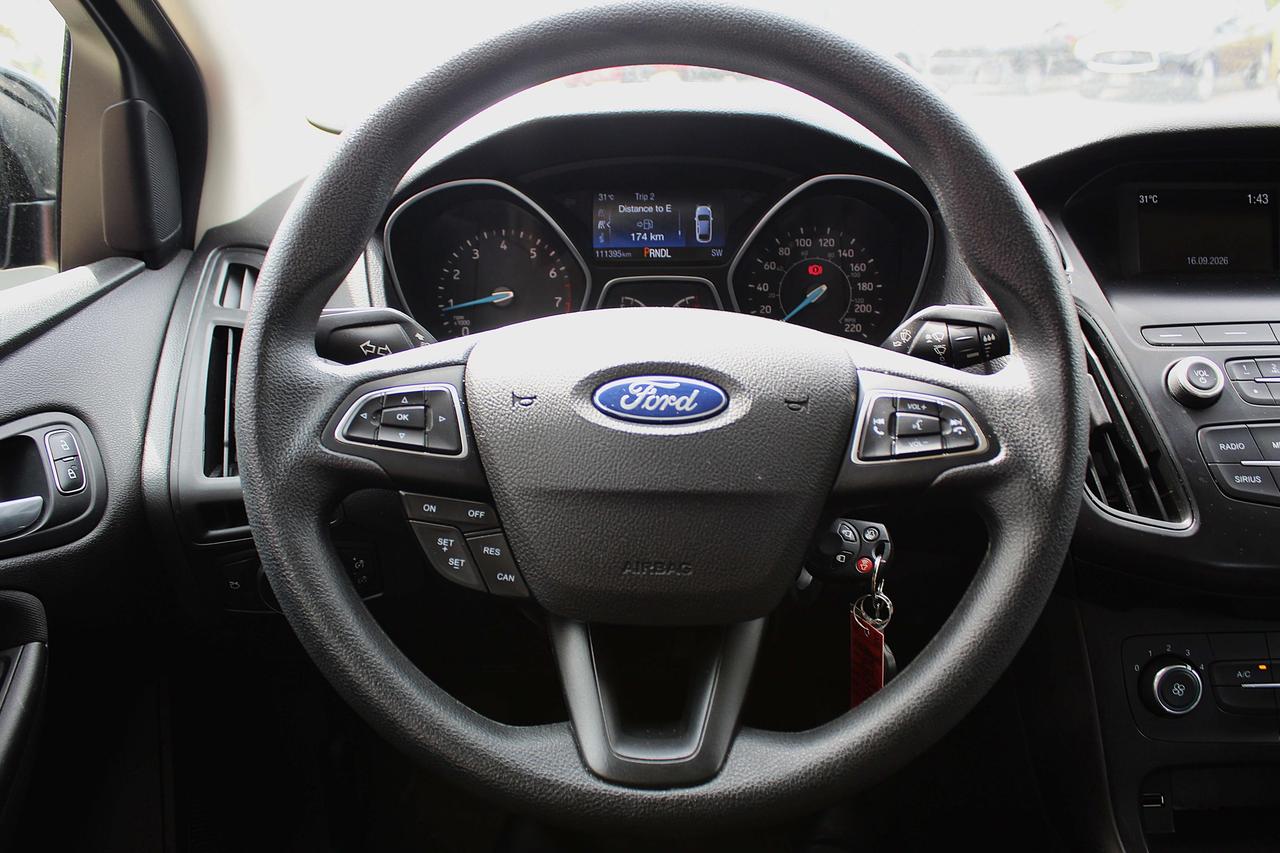 2018 Ford Focus SE Photo
