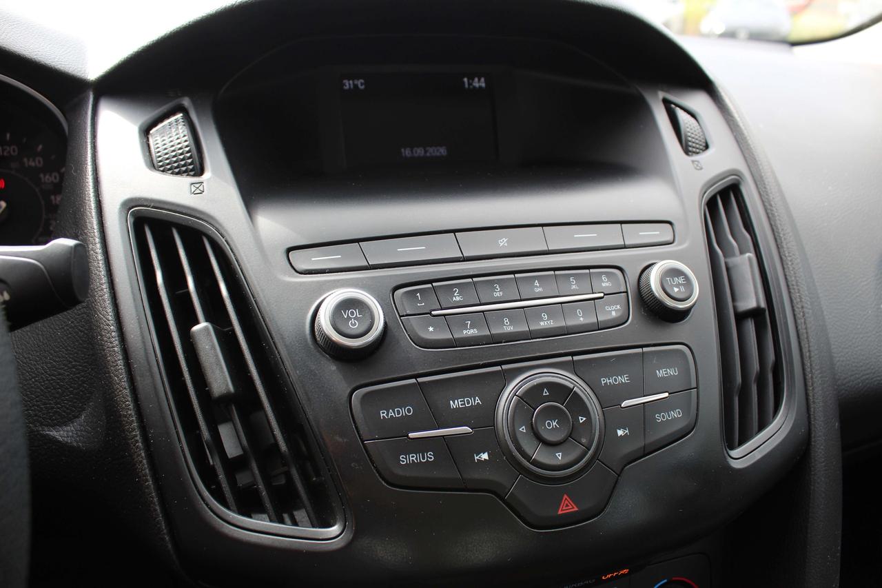 2018 Ford Focus SE Photo