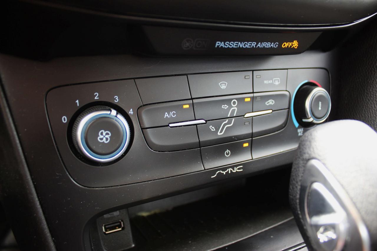 2018 Ford Focus SE Photo
