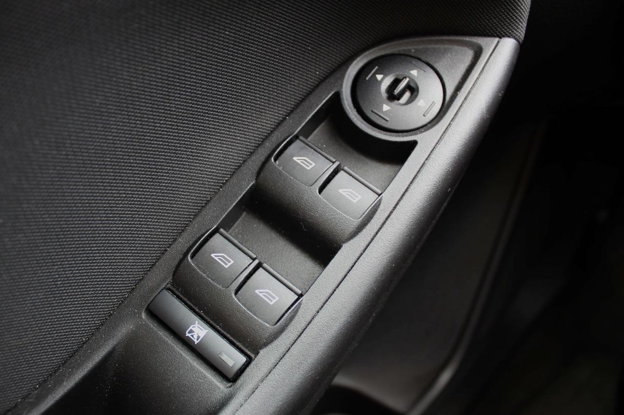 2018 Ford Focus SE Photo