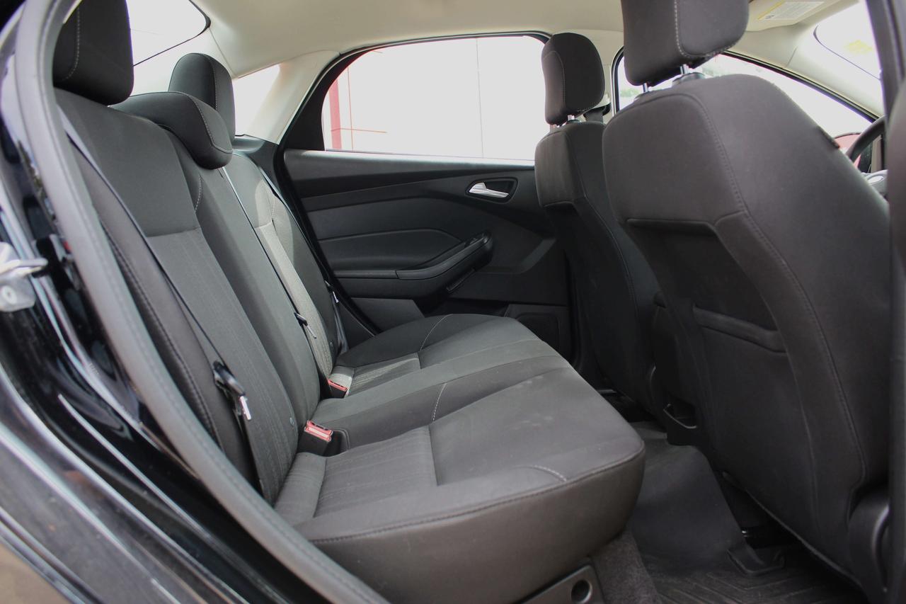 2018 Ford Focus SE Photo