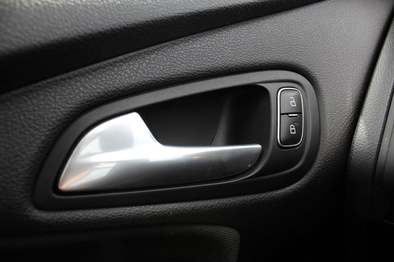 2018 Ford Focus SE Photo