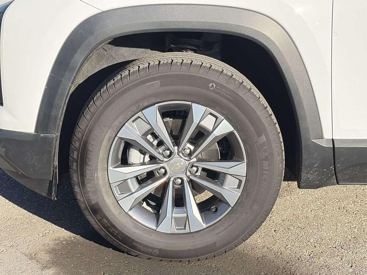 2026 Chevrolet Equinox AWD LT Remote Starter  Alloy Wheels  Evasion Assist  Apple/Android CarPlay Photo