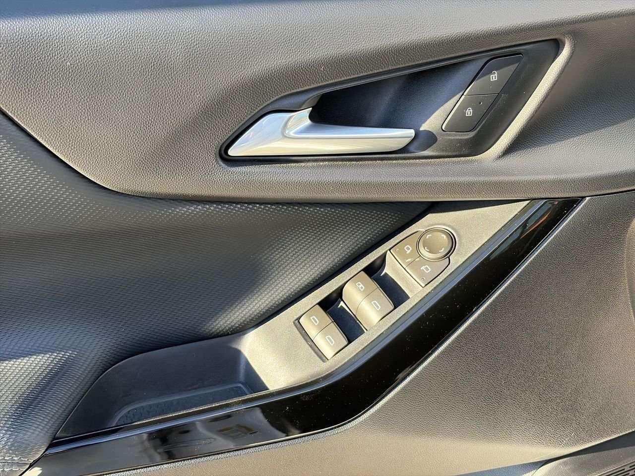 2026 Chevrolet Equinox AWD LT Remote Starter  Alloy Wheels  Evasion Assist  Apple/Android CarPlay Photo