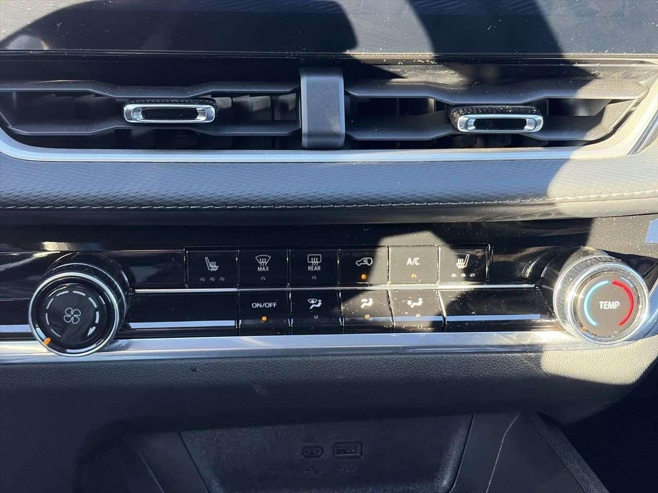2026 Chevrolet Equinox AWD LT Remote Starter  Alloy Wheels  Evasion Assist  Apple/Android CarPlay Photo
