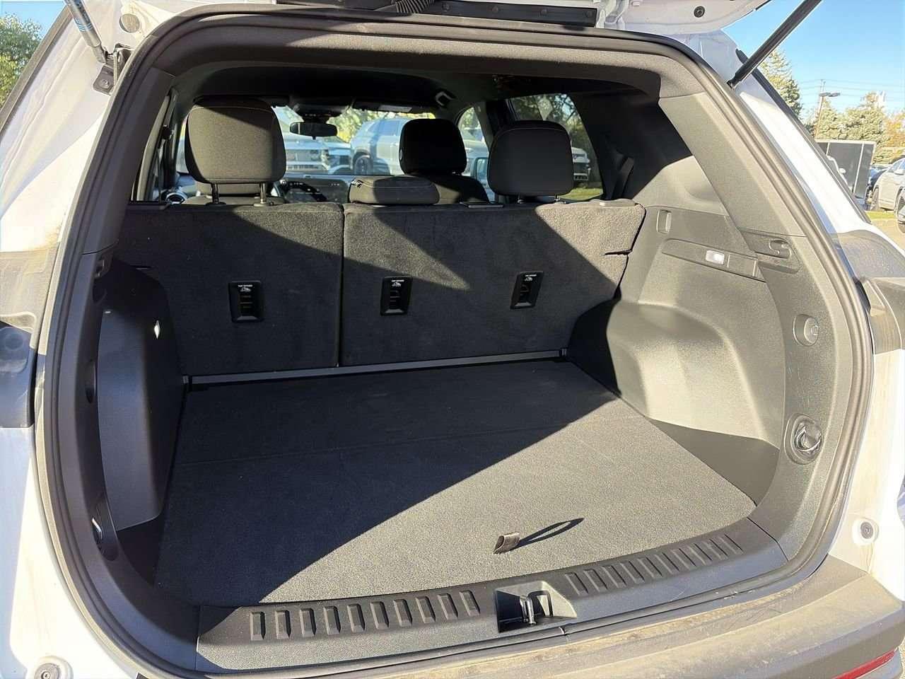 2026 Chevrolet Equinox AWD LT Remote Starter  Alloy Wheels  Evasion Assist  Apple/Android CarPlay Photo