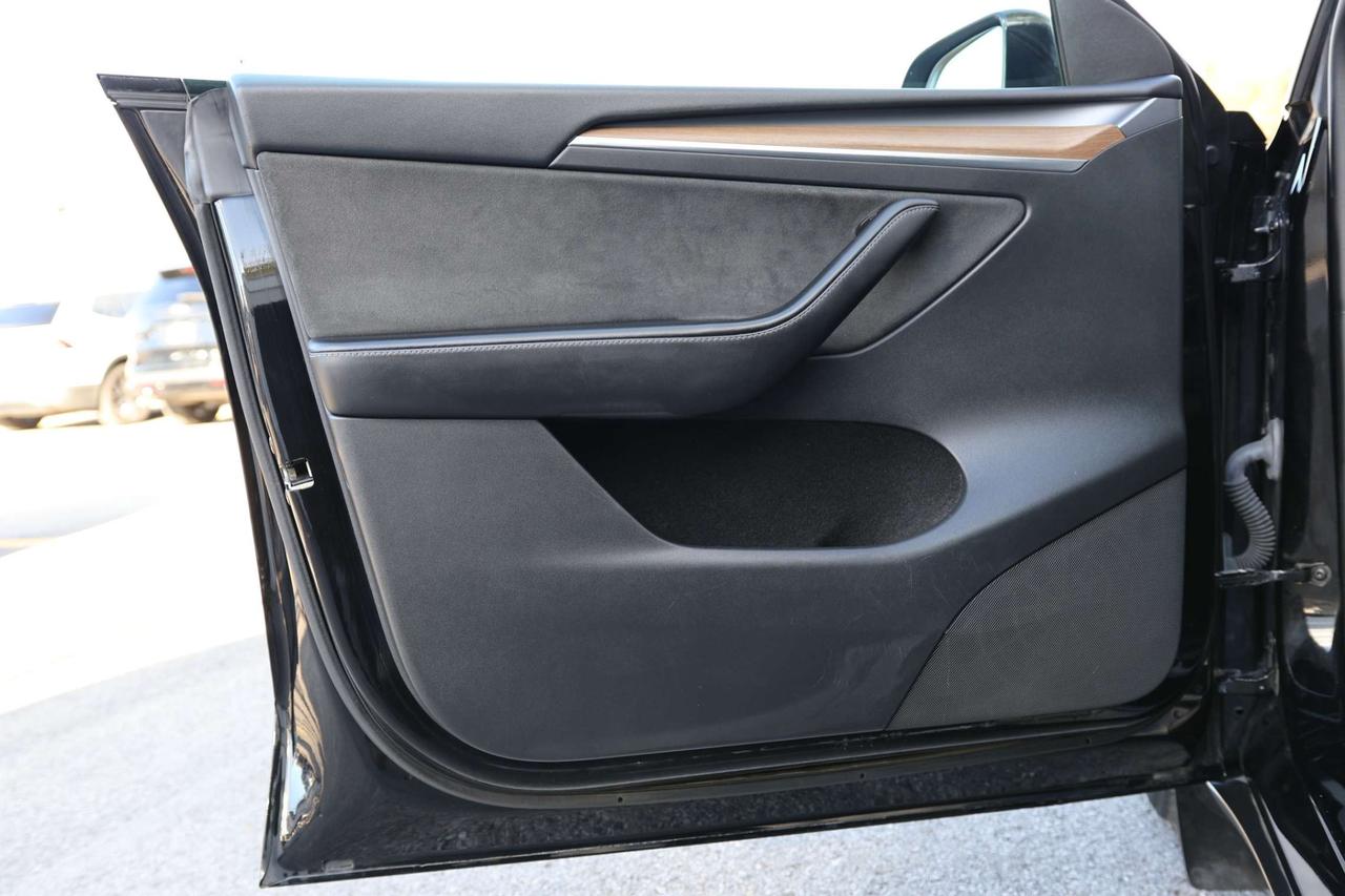 2022 Tesla Model Y LONG RANGE-DUAL MOTOR-AWD/AUTOPILOT/DRIVER ASSIST/STANDARD CONNECTIVITY/HEATED SEATS & STEERING/DASHCAM/KEYLESS/PANOROOF Photo
