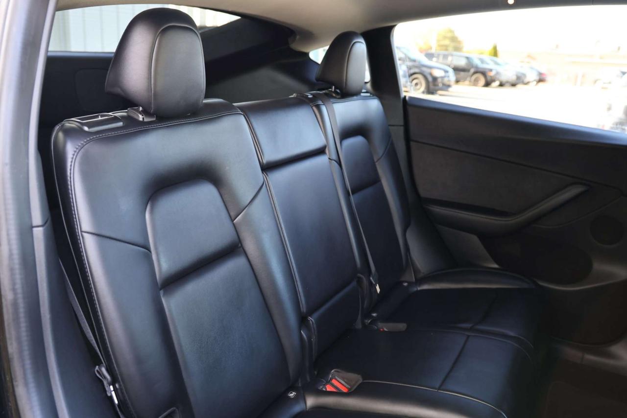 2022 Tesla Model Y LONG RANGE-DUAL MOTOR-AWD/AUTOPILOT/DRIVER ASSIST/STANDARD CONNECTIVITY/HEATED SEATS & STEERING/DASHCAM/KEYLESS/PANOROOF Photo