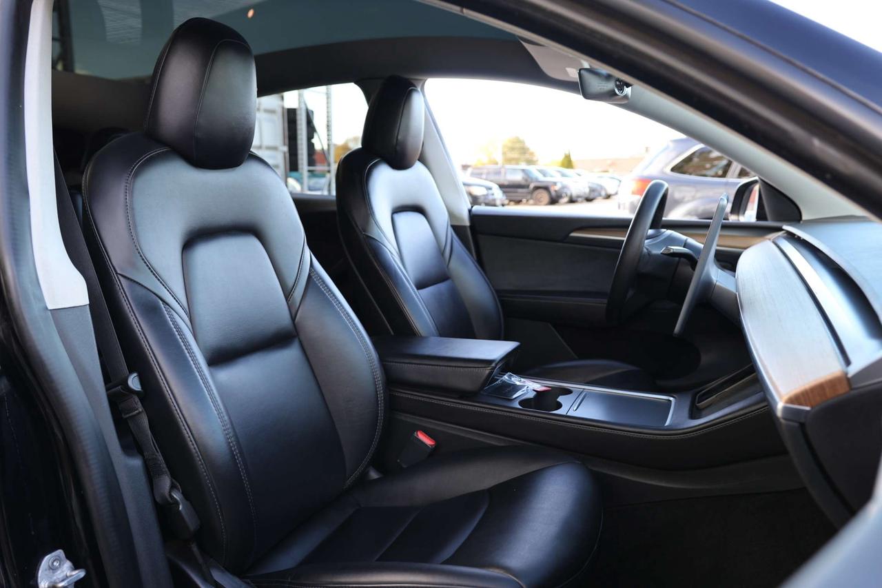 2022 Tesla Model Y LONG RANGE-DUAL MOTOR-AWD/AUTOPILOT/DRIVER ASSIST/STANDARD CONNECTIVITY/HEATED SEATS & STEERING/DASHCAM/KEYLESS/PANOROOF Photo