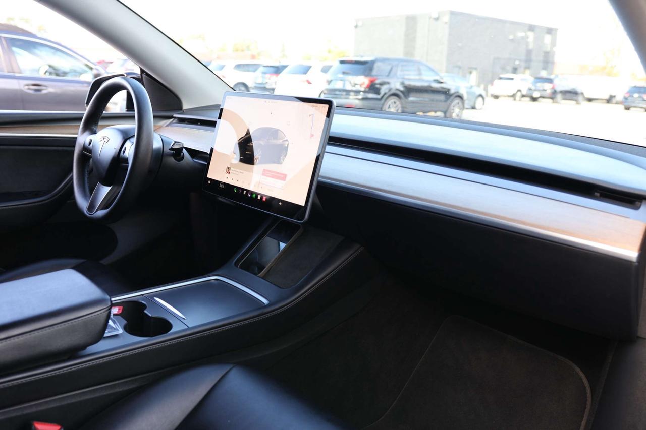 2022 Tesla Model Y LONG RANGE-DUAL MOTOR-AWD/AUTOPILOT/DRIVER ASSIST/STANDARD CONNECTIVITY/HEATED SEATS & STEERING/DASHCAM/KEYLESS/PANOROOF Photo