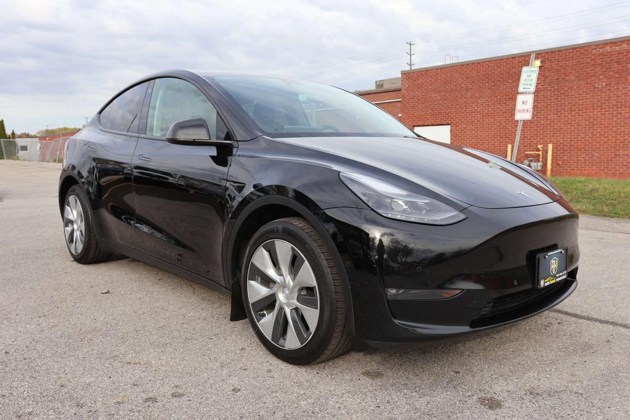2022 Tesla Model Y LONG RANGE-DUAL MOTOR-AWD/AUTOPILOT/DRIVER ASSIST/STANDARD CONNECTIVITY/HEATED SEATS & STEERING/DASHCAM/KEYLESS/PANOROOF Photo