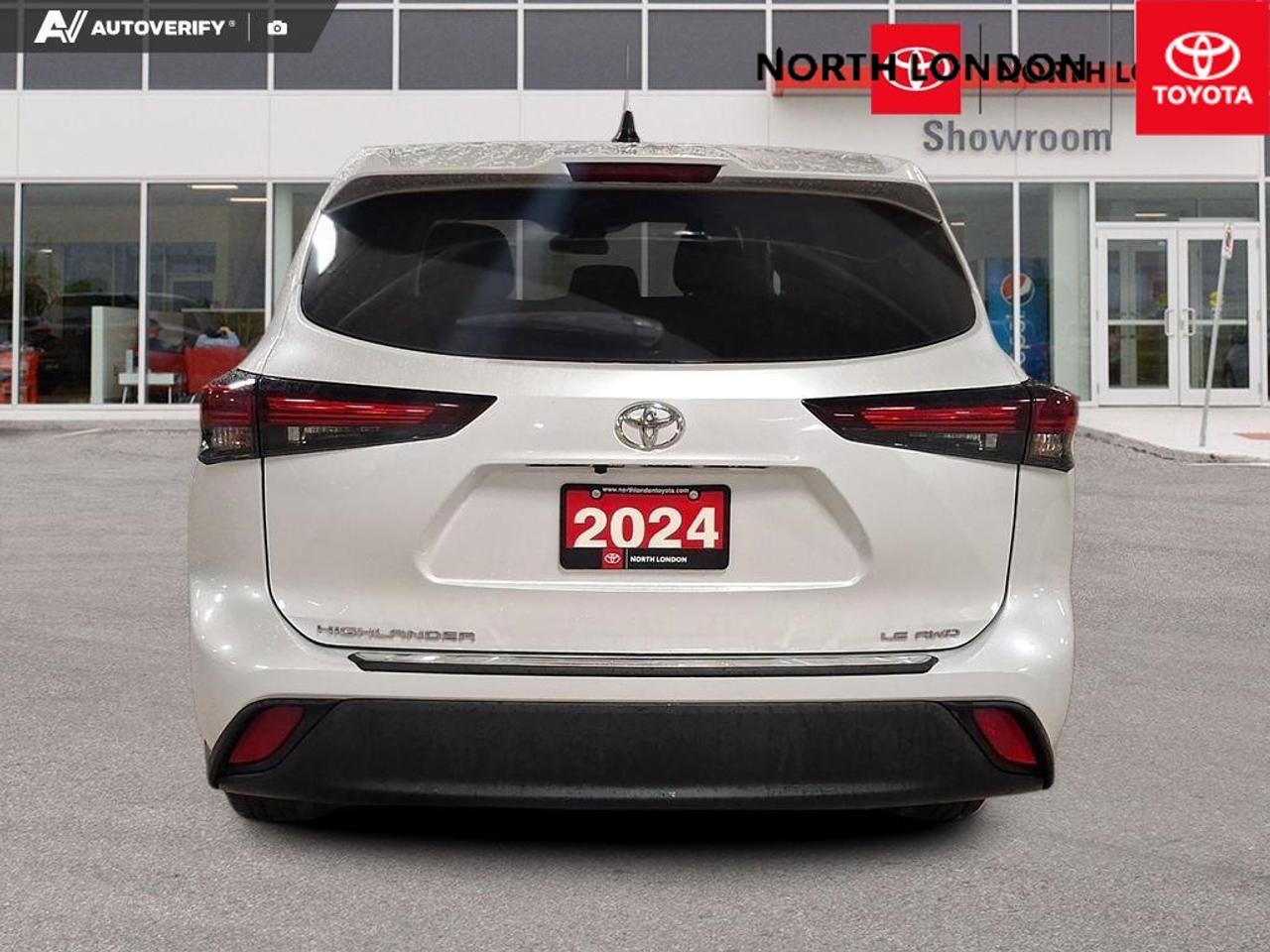 2024 Toyota Highlander LE 4dr All-wheel Drive Photo4