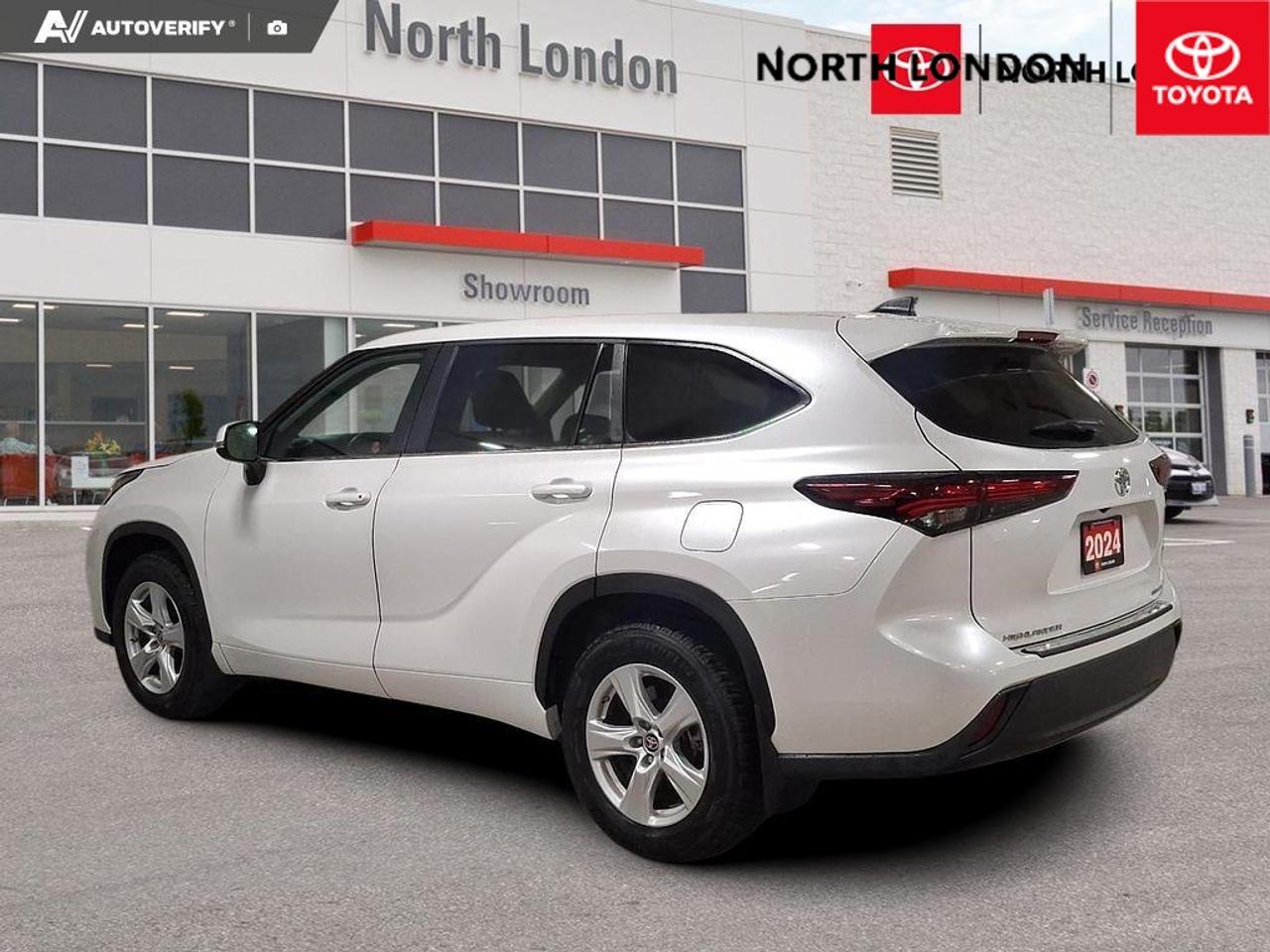 2024 Toyota Highlander LE 4dr All-wheel Drive Photo3