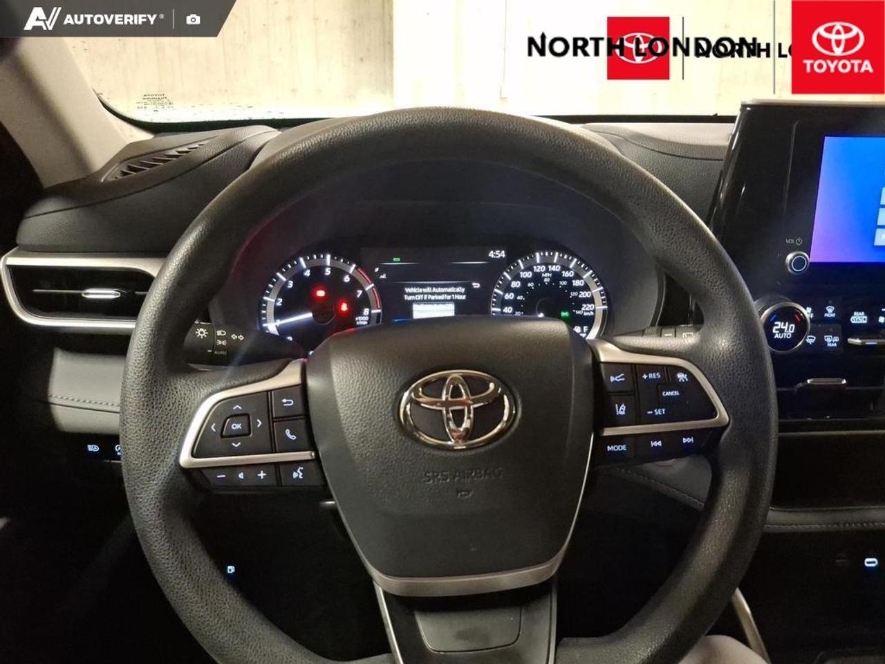 2024 Toyota Highlander LE 4dr All-wheel Drive Photo