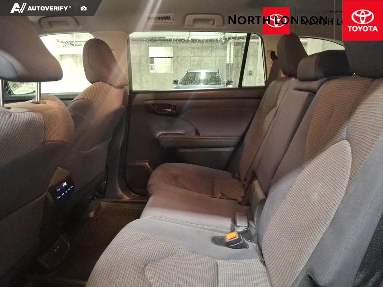 2024 Toyota Highlander LE 4dr All-wheel Drive Photo
